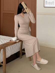 DAZY 迷人波點滿版印花收腰V領長款女式睡袍，女式居家服洋裝，冬季睡衣 - 杏色 - 查看 7