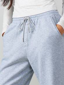 MISSGUIDED Pantalones de chándal con cordón en azul claro con detalles de botones y puños elásticos para comodidad casual en invierno y primavera - Gris Oscuro - Ver 5