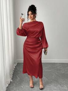 SHEIN Elenzya Váy chữ A ôm dáng, chất liệu satin cổ bèo nhún bất đối xứng, vai xếp ly eo không đối xứng, size lớn dành cho nữ - Màu Đỏ Sâu - Xem 1