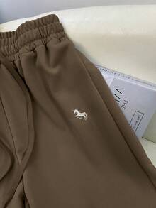 GlowEve 女士时尚休闲纯色刺绣连帽口袋拉链长袖宽松卫衣和刺绣高腰抽绳宽松直筒运动裤套装，适合日常、运动和休闲穿着。 - 棕色 - 查看 5