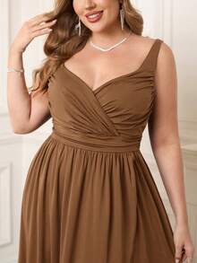 SHEIN Clasi 大码女士优雅连衣裙，吊带高开衩长裙，适合婚礼、宾客聚会、正式场合、外出、节日派对等场合。 - 棕色 - 查看 6