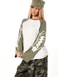 SUMWON WOMEN Damen Oversized Raglan Langarm Grafik T-Shirt mit Farbblock Design und abgenutzten Details