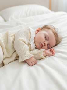 2 件套新生儿女童杏色长袖上衣和裤子套装，家居服，带蕾丝领口饰边，款式可爱，梭织面料