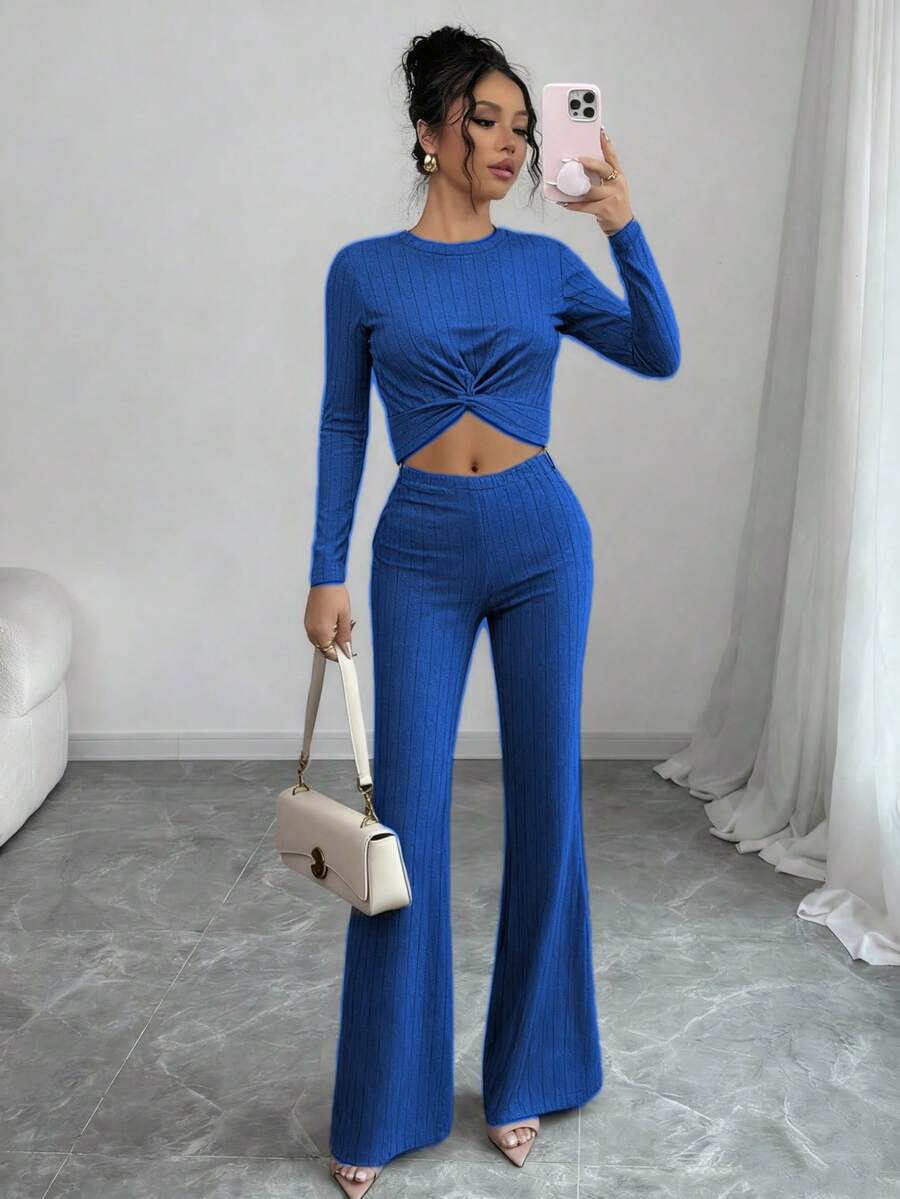 A Fitted Top And Trousers Set, Made From Lightweight Fabric, Perfect For Spring And Summer. - 藍色 - 查看 1