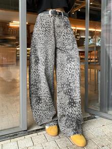 DAZY Women's Casual Korean Style Washed Loose Fit Street Leopard Print All-Match Jeans - Grey - View 3