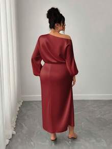 SHEIN Elenzya Váy chữ A ôm dáng, chất liệu satin cổ bèo nhún bất đối xứng, vai xếp ly eo không đối xứng, size lớn dành cho nữ - Màu Đỏ Sâu - Xem 2