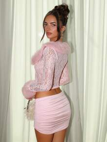 Glamine Charm 两件套毛领粉色蕾丝薄纱长袖迷你裙套装，秋冬服装，节日派对嘉年华套装，街头服饰，女士夜店套装，约会套装，女士生日套装，尽显优雅气质，派对必备，万圣节套装，圣诞节套装，毛绒上衣套装 - 粉色 - 查看 2