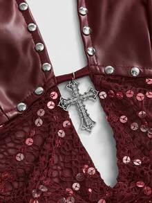 ROMWE Grunge Punk Y2K 坏女孩音乐节服装金属十字架吊坠 PU 拼接渔网串珠露背吊带女装套装 - 酒紅色 - 查看 4