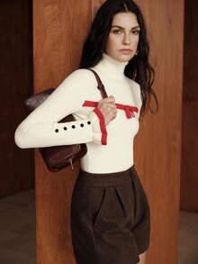Uhlyne Uhlyne Sweater Rajut Lengan Panjang Wanita Model Turtleneck dengan Kancing dan Rumbai, Dilengkapi Pita dan Lapisan Termal yang Pas di Badan - MultiWarna - View 5