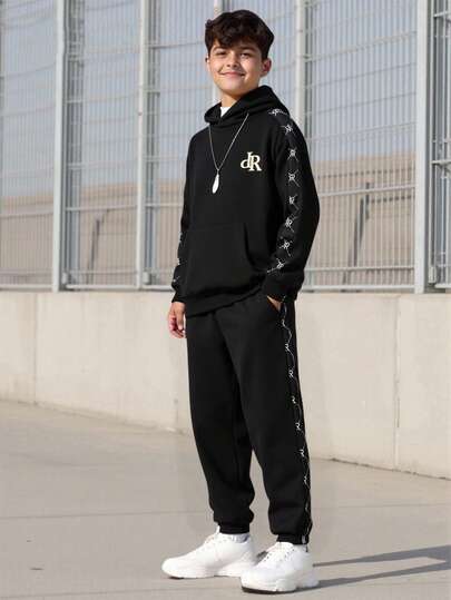 Vacaura 2 件男童休闲黑色圆领运动衫和运动裤套装，带有 DR 字母印花，适合秋季户外活动