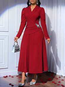 Fleurora Rochie elegantă de damă, de culoare vișinie, cu mâneci bufante, rever și decorațiuni cu strasuri - Burgundia - Vizualizare 3