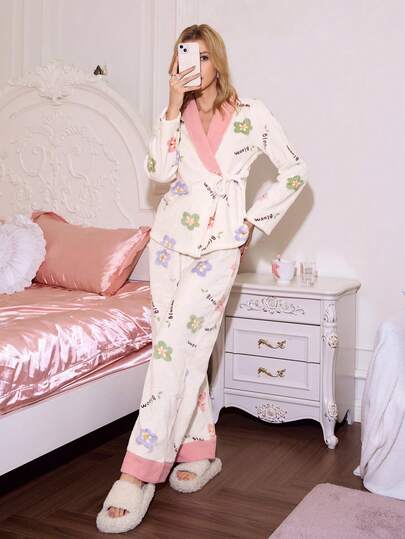 SweetSlumber Cozy Bloemen Print block Collar Women Pajama Set, Loungewear Pj Set Pyjama Sleepwear view 3