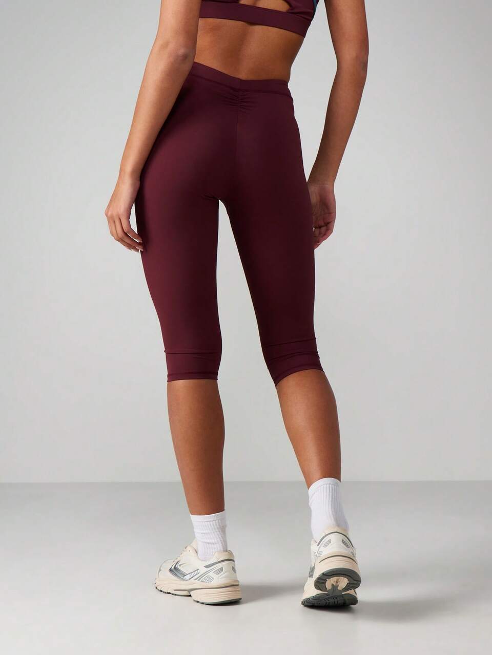 MISSGUIDED High Waist Capri Athletic Leggings With Performance Stretch Fabric For Yoga Running Pilates Workout Fitness Training Burgundy