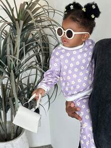 SHEIN Baby Girl Spring Purple And White Contrast Fresh Style Sweatshirt And Pants Set 2-Piece, Elastic Ribbed Cuffs Detail, Allover Daisy Pattern, Slight Flared Pants Fit, Suitable For Outings, Home Leisure And Daily Wear - Mauve Purple - View 6