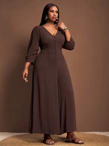 Veslaya 2025秋季新款加大码连体裤,适合音乐节、复活节、圣帕特里克节、西部风、游牧风、生日派对、毕业季、学院风、学生装、日常休闲、百搭、休闲、邮轮旅行、海滩、日光浴、爆款、街头风、婚礼宾客波西米亚风、通勤、早午餐、机场等场合。这款棕色纹理褶皱面料V领七分袖长款连体裤,后背交叉设计,尽显时尚个性。 - 棕色 - 查看 15