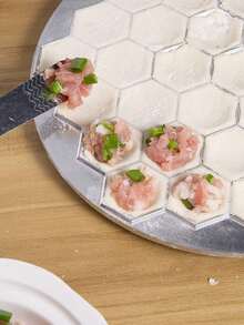 1 件装简易铝制饺子模具 - 37 孔意式饺子压模，适用于自制面团和酥皮，尤其适合制作肉馅饺子 - 厨房必备小工具 - 彩色 - 查看 4