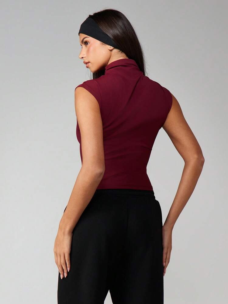 MISSGUIDED ギャザーディテールのハイネックノースリーブトップス