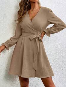SHEIN Clasi 干玫瑰裹身式浪漫性感V领连衣裙 - 卡其色 - 查看 7