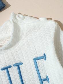 SHEIN HELLO Letter Embroidered Newborn Photography Outfit, Baby Boys/Girls Top, Pants, Hat 3pcs Set, Infant 1 Month To 100 Days Studio Photo Shoot Clothing