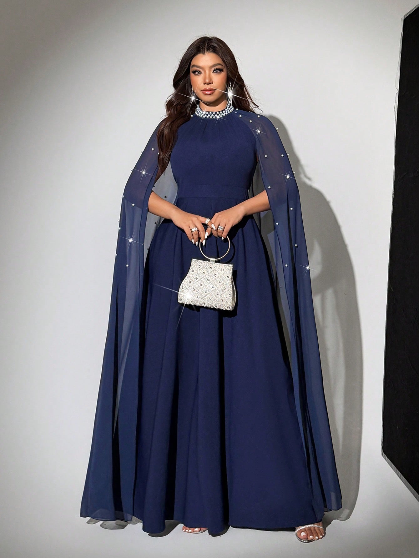 Viva Relle فستان كيب من الشيفون الأنيق والرومانسي...