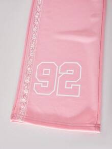 SHEIN ChillGRL Conjunto de 2 piezas para niñas Casuvi: Camiseta de manga larga con cuello redondo y decoración de encaje, y pantalones de pierna ancha de punto con decoración de encaje y estampado numérico, adecuado para uso casual, vuelta al colegio, deportes y vacaciones, primavera/otoño - Rosa - Ver 3