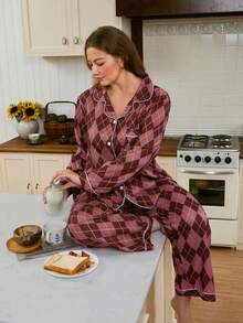 SHEIN Doze Lane Bộ đồ ngủ dài tay cổ bẻ họa tiết kẻ caro nhăn nhúm cỡ lớn dành cho nữ, thích hợp cho mùa thu và mùa đông. - Nhiều màu - Xem 5