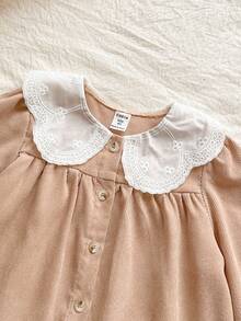 Vintaside Kids 女童春秋季蕾丝领长袖简约休闲西式衬衫搭配休闲长裤套装，适合温和天气旅行、度假、露营或日常休闲穿着 - 駝色 - 查看 5