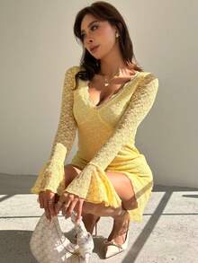 SHEIN Unity 女士V领紧身弹力蕾丝浪漫连衣裙，荷叶边蕾丝，优雅浪漫，派对季，黄色紧身连衣裙，万圣节，节日派对，秋冬季女装，女士优雅服饰 - 黃色 - 查看 5