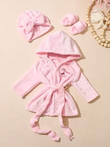 SHEIN 新生女婴摄影浴袍，配同款头巾帽和迷你拖鞋，婴儿摄影服装，爱心刺绣新生儿道具 - 粉色 - 查看 2