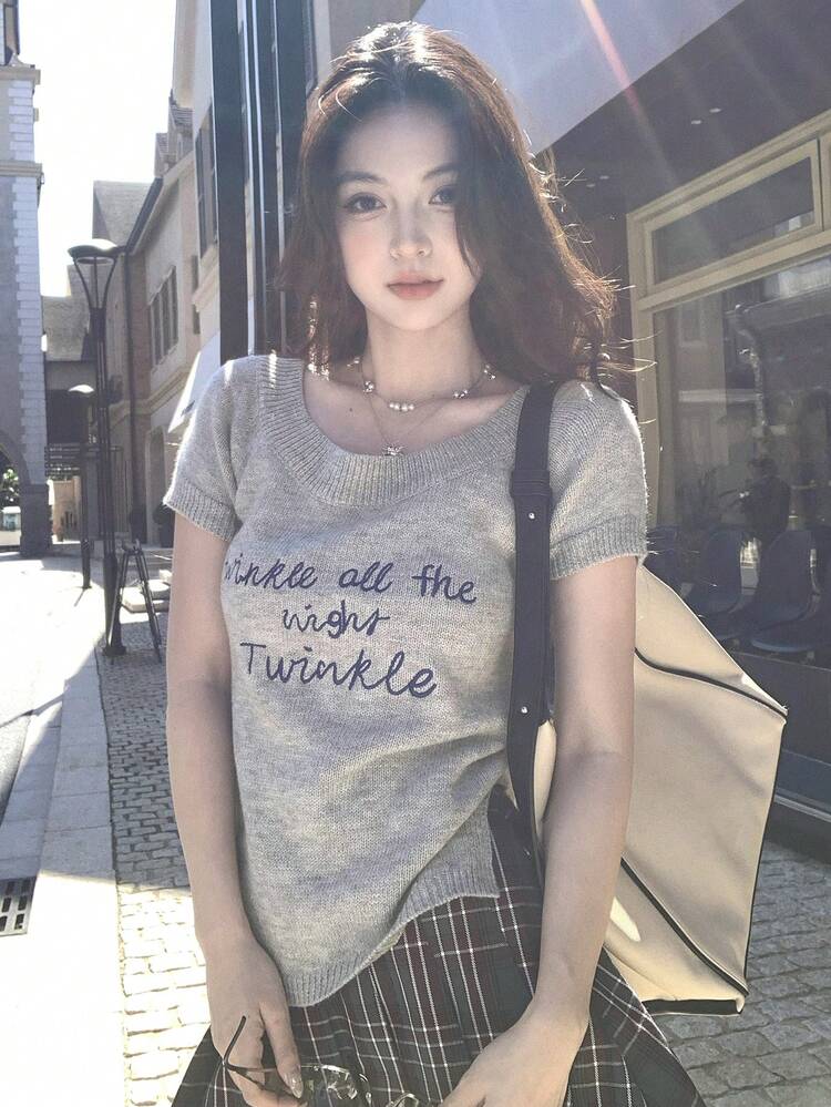 Women's Summer Scoop Neck Letter Embroidery Fitted Cropped Casual Knit Top