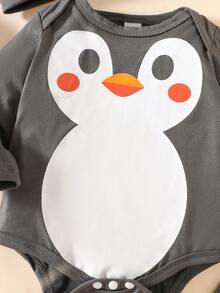 新生男宝宝黑色长袖卡通可爱小企鹅印花连体衣和帽子，含袜套三件套，舒适面料，适合拍照派对 - 灰色 - 查看 5