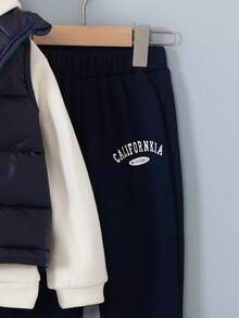 SHEIN 男童时尚休闲三件套：加厚立领背心外套 + 字母印花连帽卫衣 + 运动休闲裤，秋冬季保暖保暖内衬 - 藏蓝色 - 查看 3