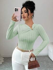 SHEIN Elenzya 女士浅黄色纯色提花纹理面料不对称金属扣V领收腰性感设计优雅高品质连衣裙，适合返校、派对、独立日等场合。 - 薄荷綠 - 查看 5