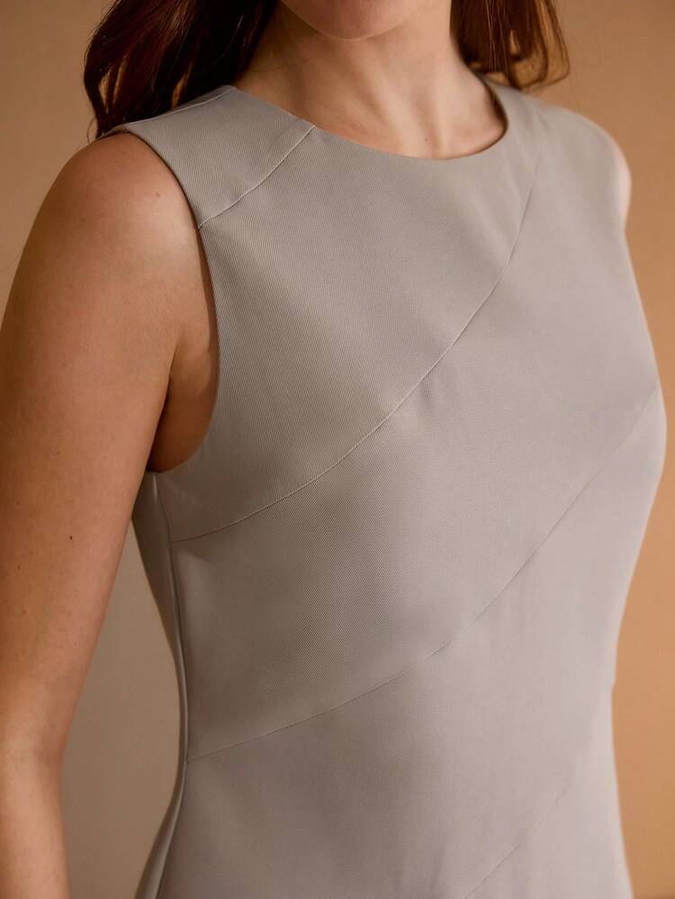 WOMEN'S SLEEVELESS FITTED WAIST FLARED DRESS