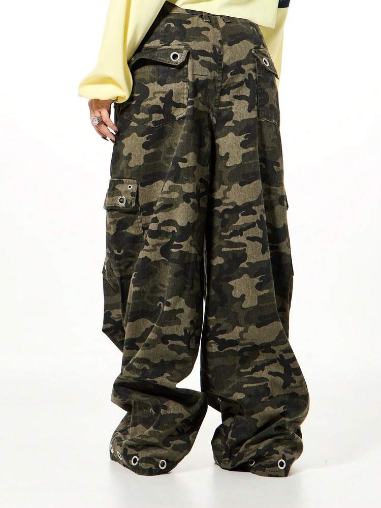 SUMWON WOMEN Camo Cargo Pants With Metal Eyelets