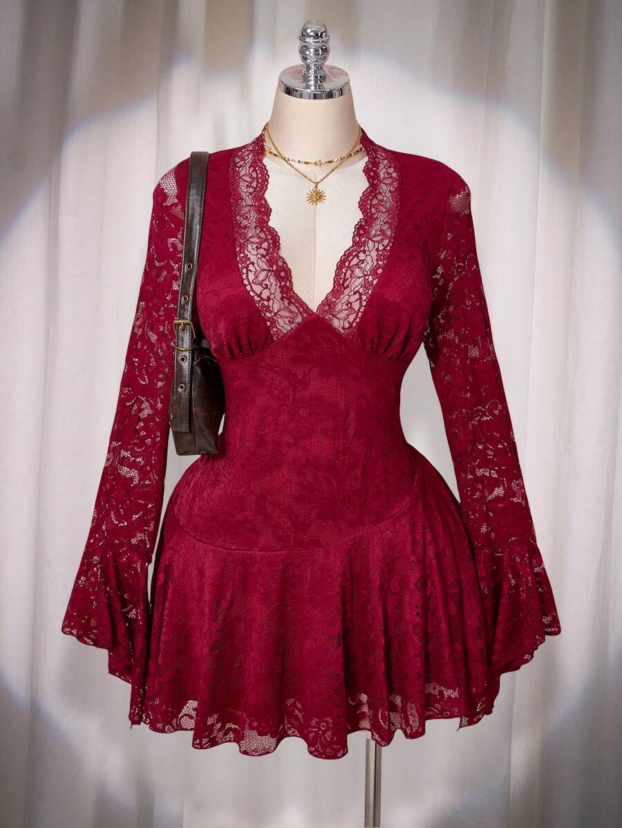 SHEIN ICON 女士加大码秋冬长袖复古性感优雅情人节套装红色蕾丝拼接蕾丝深V领斜摆不对称喇叭长袖迷你连衣裙 - 棕色 - 查看 1