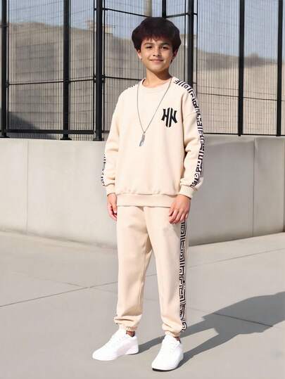  Vacaura Boy 户外休闲卡其色拼布几何卫衣和裤子 2 件套，适合秋冬外出