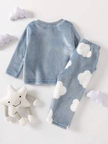 SHEIN Vintaside Kids 男嬰睡衣套裝，藍白條紋毛絨秋冬圓領上衣與長褲，淺色雲朵印花可愛居家休閒套裝，2026新年必備 - 藍白色 - 查看 3
