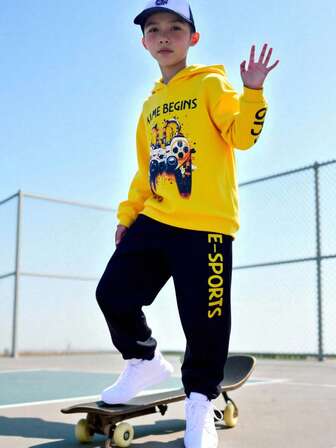 Fantacosmos 2pcs/Set Tween Boy Funny Gaming Console Graphic Hoodie Sweatshirt And Contrast Color Drawstring Sweatpants Set, Suitable For Autumn Casual Wear