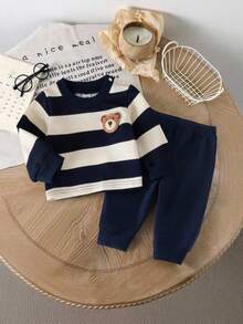 SHEIN 两件套新生男宝宝休闲时尚可爱藏蓝色杏色条纹圆领长袖上衣，饰有刺绣小熊图案，搭配藏蓝色长裤，适合街头风和日常休闲穿着，春秋季款。 - 藏蓝色 - 查看 3