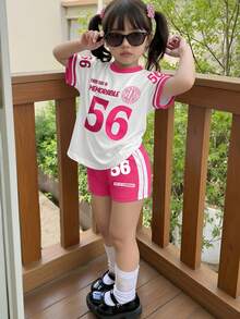 Girls Trip 粉色與白色 2 件套，可愛夏季度假運動風短袖 T 恤（印有數字 56）搭配貼身單車短褲，適合女嬰 - 彩色 - 查看 2