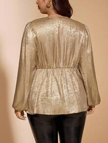 Comfylo 大码女式箔片装饰V领扭结荷叶边下摆衬衫 - 金色 - 查看 4