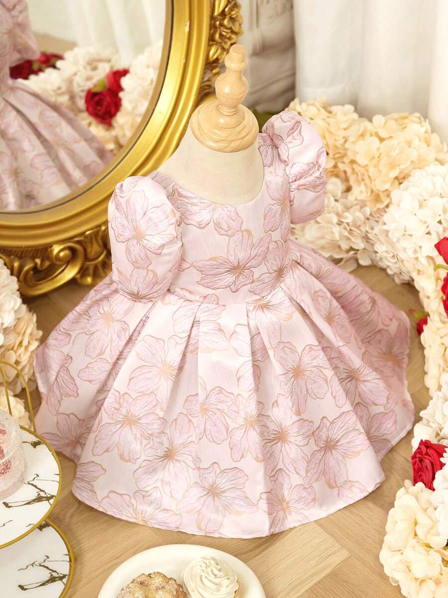 SHEIN Cute Baby Girl Pink Elegant Retro Pattern Puff Sleeve Dress. Suitable For Spring/Summer, Family Vacations, Holidays, Gorgeous Princess, Formal Attire, Sibling Outfits, And Party Wear فساتين سهره جلابيات فستان سهره فستان Jalabiya Rose Pink Toddler Dress Baby Girl Princess Puffy Dress Baby Girl Dusty Roses Dress Baby Girl Pink Party Dress - Khaki - View 1