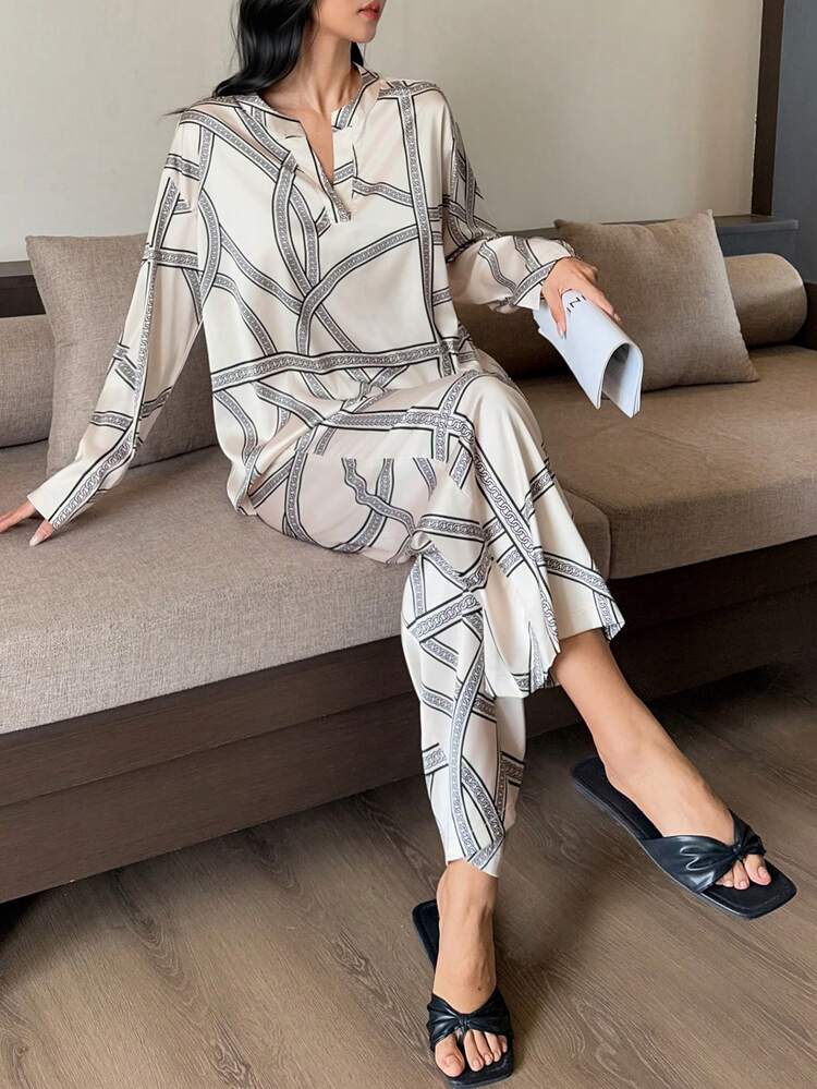 Charming Chain Pattern Allover Print Satin Women Pajama Set