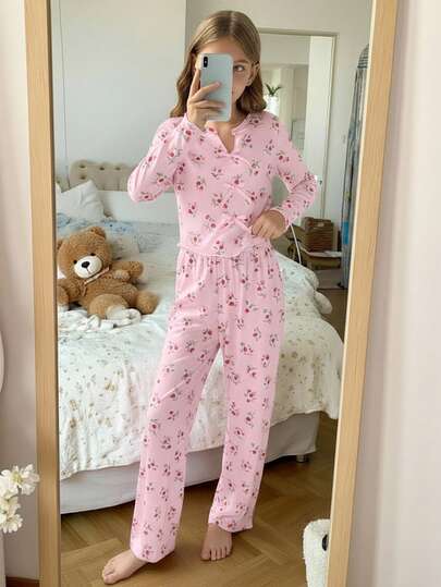 SHEIN Leap Crew Tween Girls Cherry Pattern V-Neck Long Sleeve Top & Pants Pajama Set