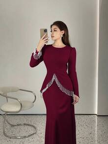 SHEIN Elenzya 优雅浪漫修身珍珠流苏装饰圆领长袖A字连衣裙，适合女士参加派对和正式场合。 - 酒紅色 - 查看 3