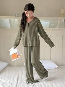 DAZY 少女V领针织长袖上衣和裤子睡衣套装，秋季 - 軍綠色 - 查看 2