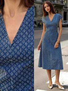 Avantive 女式优雅图案 V 领泡泡袖腰部收紧喇叭下摆牛仔连衣裙，夏季