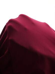 MaterniChic Tuta casual da donna in gravidanza con spalla asimmetrica e pantaloni a zampa, colore tinta unita, autunnale - Bordò - Visualizzare 8