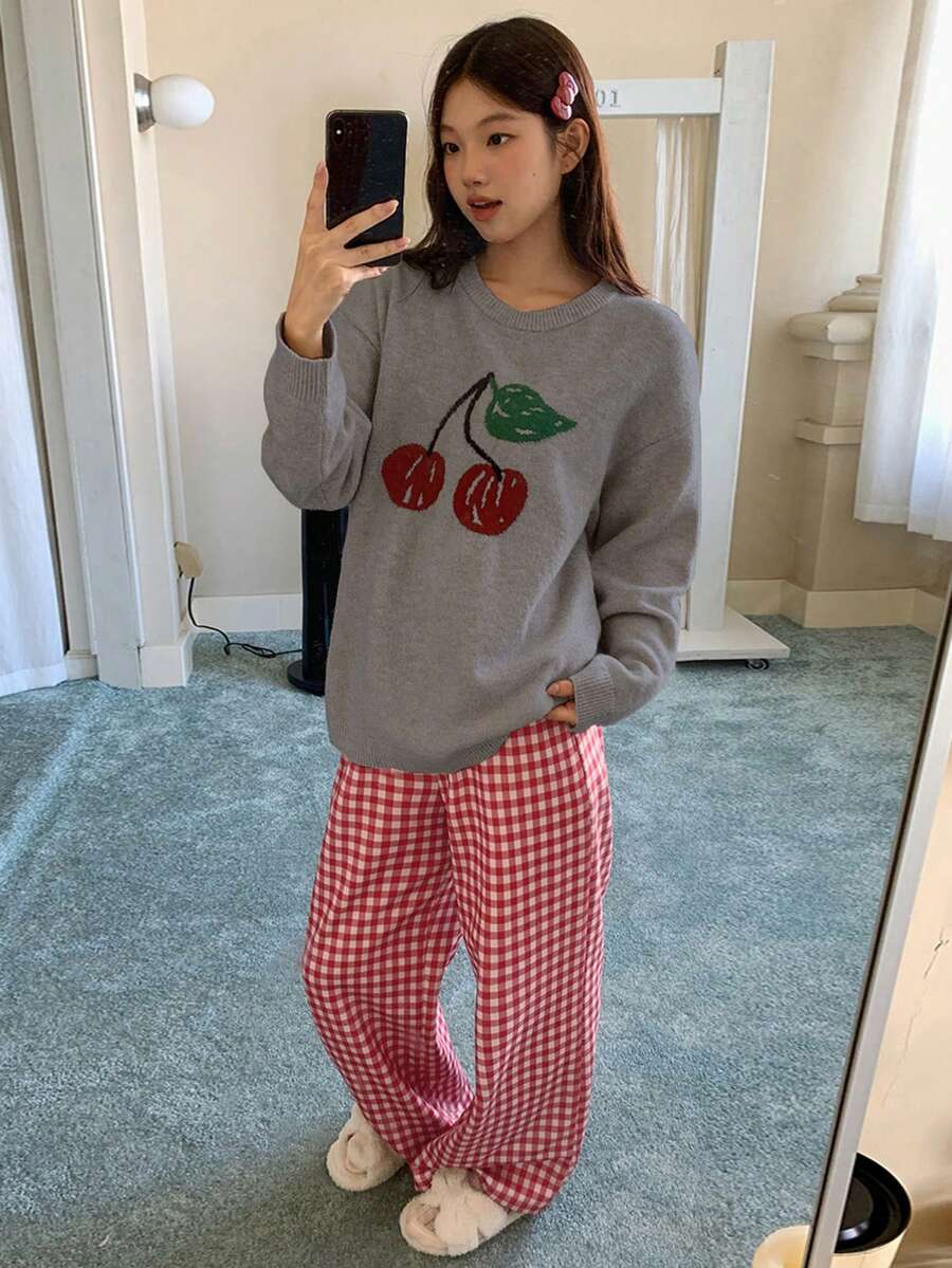 DAZY Bộ đồ ngủ 2 món gồm áo len họa tiết quả anh đào và quần ngủ kẻ sọc cho nữ, mùa đông - Xám - Xem 1